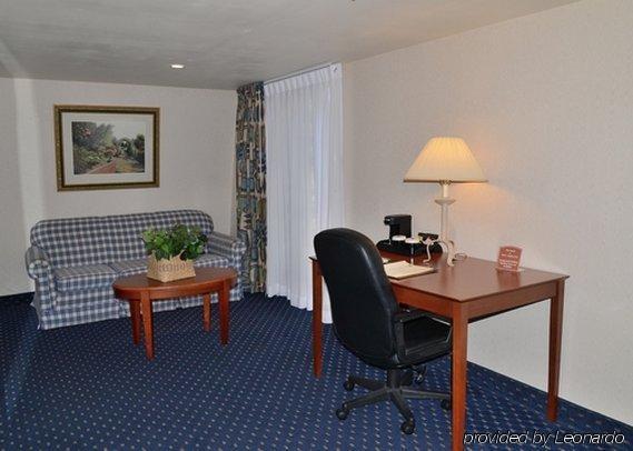 Clarion Hotel & Conference Center นอร์ทแธมป์ตัน ภายนอก รูปภาพ